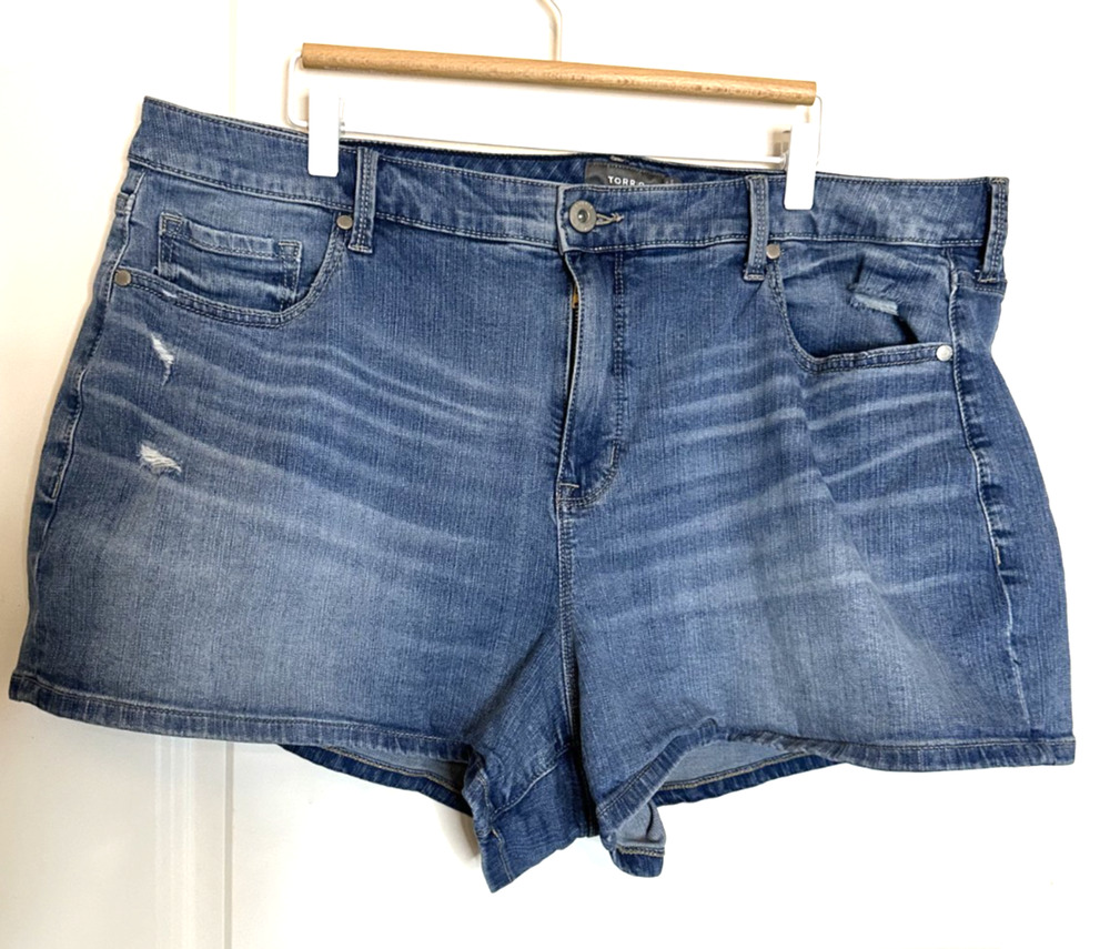 NWOT Torrid Jean Shorts Shorts 3.5" Inseam Medium Indigo Wash 20W Plus Size